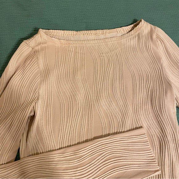 Abstract top - Picture 2 of 2